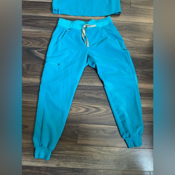 FIGS SCRUBS - 4 COLOURS - Picture 4 of 8